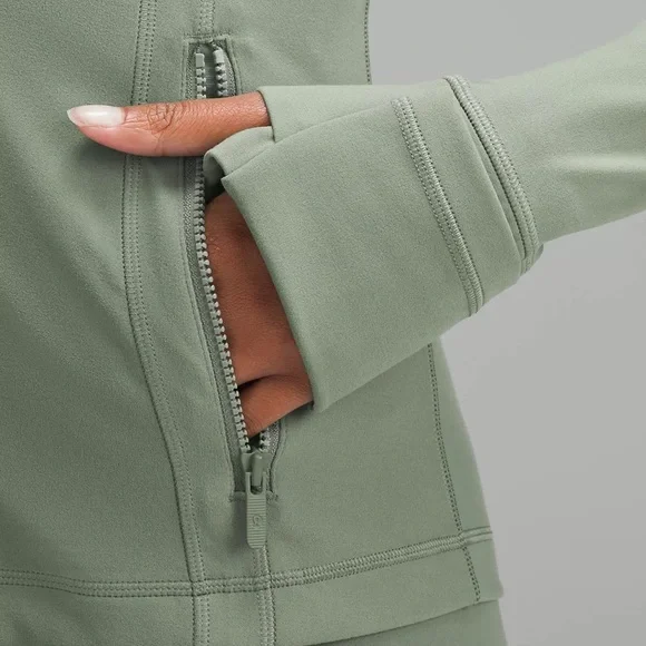 BRAND NEW Lululemon Define Hooded Jacket
Nulu - Picture 5 of 11